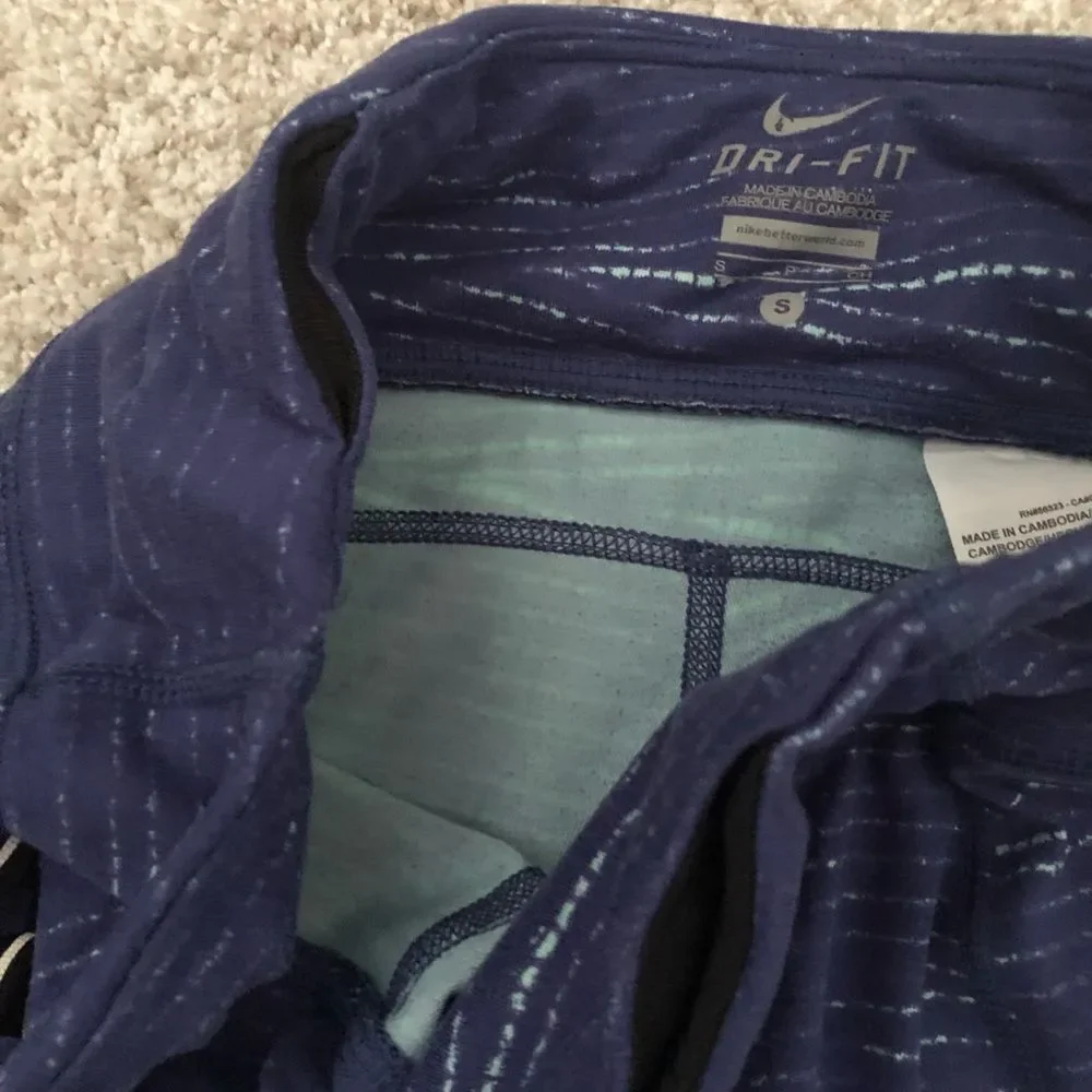 Nike dri-fit crop capri leggings, size small p